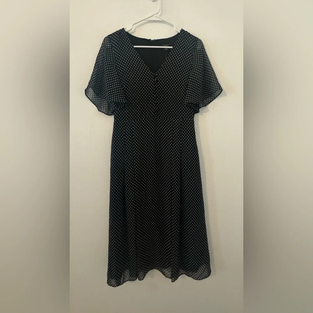 ANN TAYLOR BLACK & WHITE POLKA DOT MIDI DRESS V NECK WITH BUTTONS NWT SIZE 2